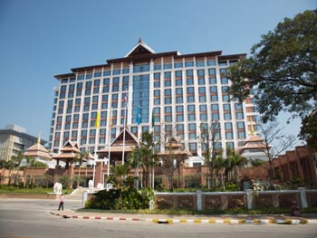 Dobner suspended outdoor ceilings in shangri-la hotel, chiang mai - thailand